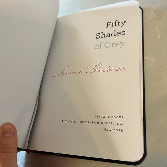 FIFTY SHADES OF GRAY: Inner Goddess / A Journal: EL James W/Brief Book Excerpts - Picture 4 of 7
